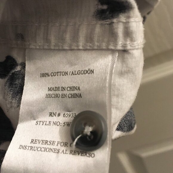 Distortion Men's Modern Button Down Shirt - Picture 6 of 6